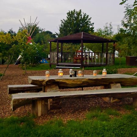 Plush Tents Yurt Village Chichester Extérieur photo