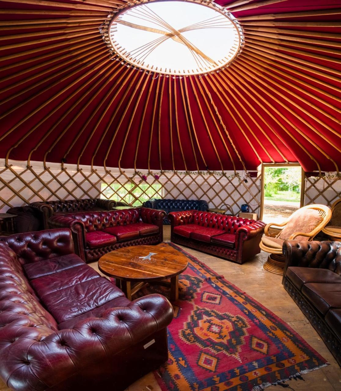 Plush Tents Yurt Village Chichester Extérieur photo